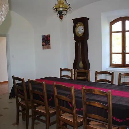 Le Du Cirque De Garel Hotel